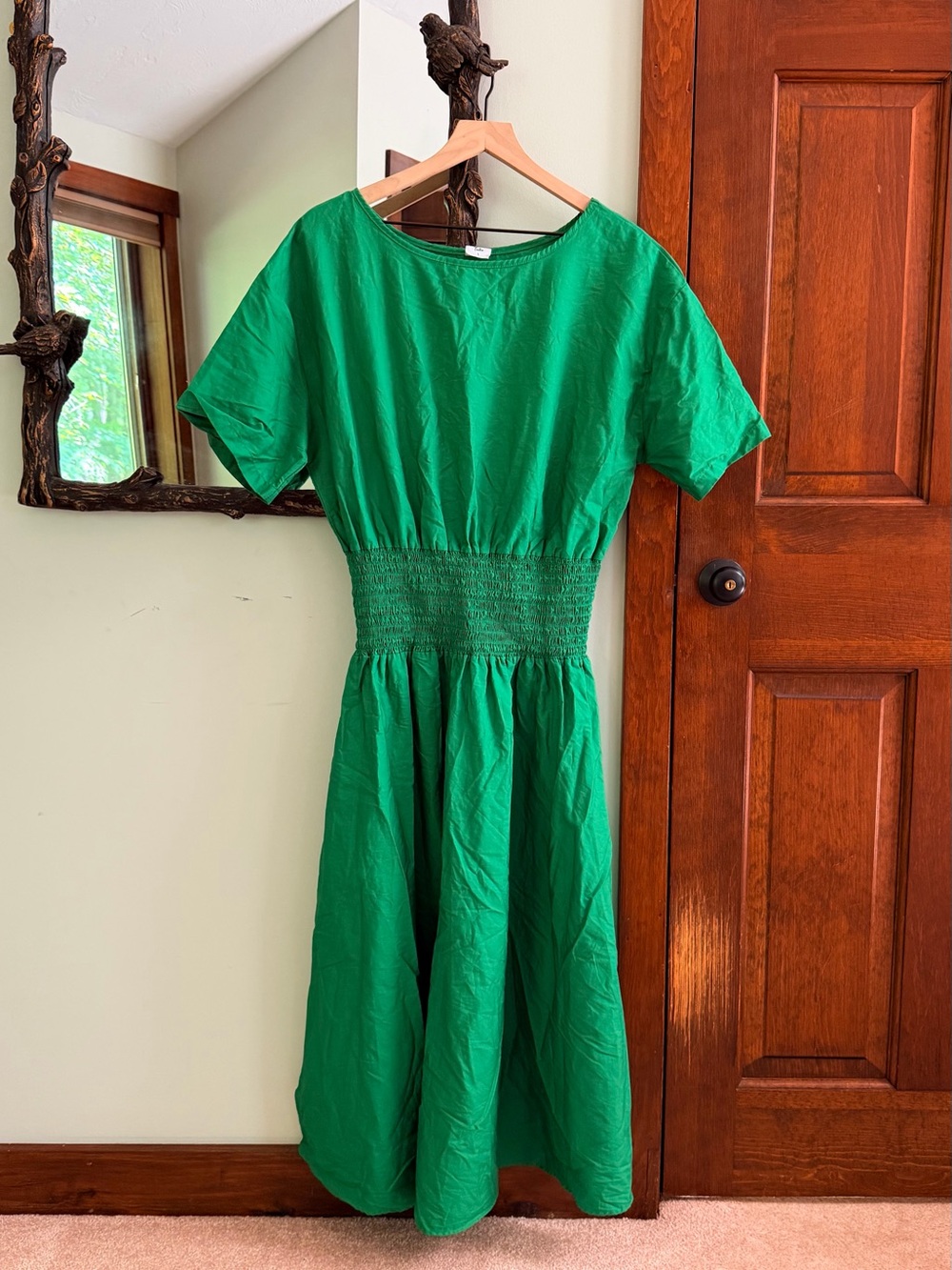 Smocked-Waist Emerald Midi Dress with Short Sleeves